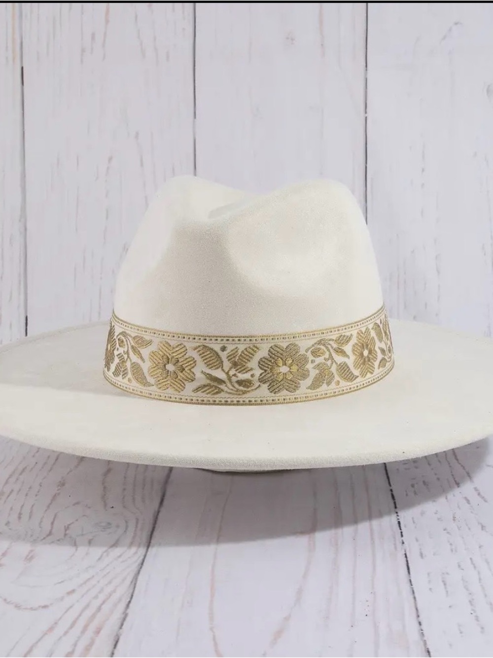 Women’s White Wide-Brim Floral Band Fedora Hat